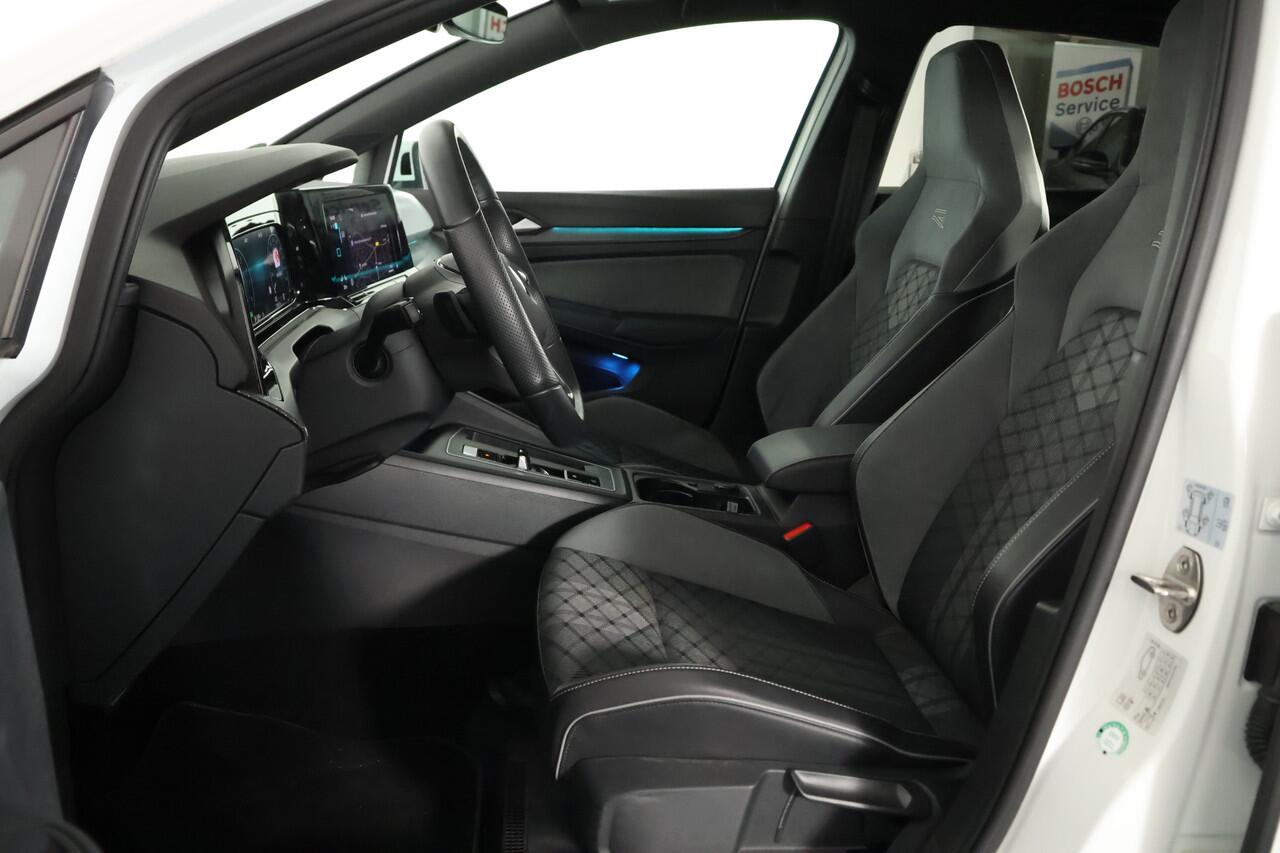 Volkswagen GOLF 1.5 eTSI R-Line / DSG / Navi / LED / Travel assist / LED / Carplay