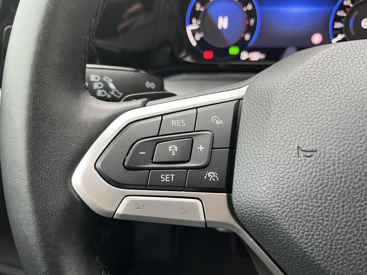 Volkswagen GOLF Variant 1.5 eTSI Style / AUTOMAAT/ PANO/ ELEKTR. TREKHAAK/ ELEKTR. STOEL./ MATRIX/ ADAPT. CRUISE/ DIGITAL DASH/ NAVI/ PARK. SENSOREN/ APP-CONNECT/ NAVI