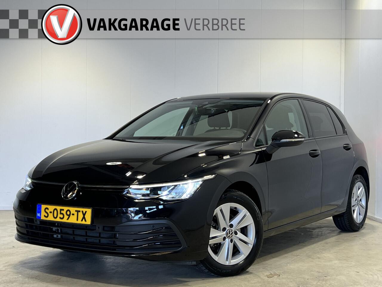 Volkswagen GOLF 1.0 eTSI Life | Navigatie/Android/Apple Carplay | LM Velgen 16" | Cruise Control Adaptief | Voorstoelen Verwarmd | Airco |