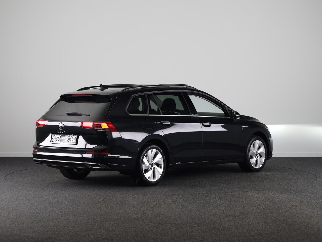 Volkswagen GOLF Variant 1.5 TSI Style 150 pk | Navigatie via App | Panoramadak | Parkeersensoren (Park assist) | Stoelverwarming | Apple Carplay/Android Auto |