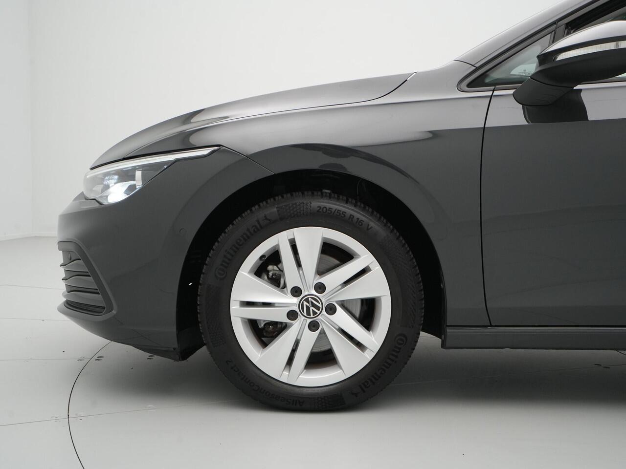 Volkswagen GOLF Variant 1.0 TSI Life Business Navigatie Stoel/stuurverwarming Parkassist Sideassist Pdc Acc 201