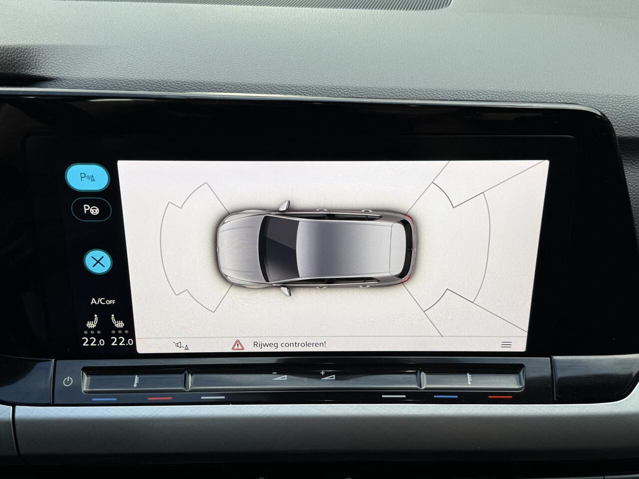 Volkswagen GOLF 1.5 eTSI Style Automaat PanoSchuifdak Navi Carplay