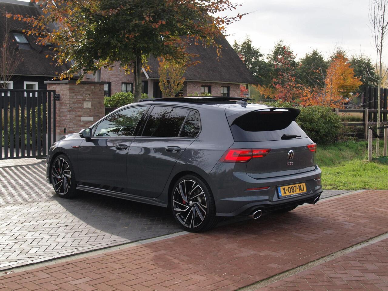 Volkswagen GOLF 2.0 TSI GTI | Panoramadak | Camera | Apple Carplay | Cruise Control | Automaat |