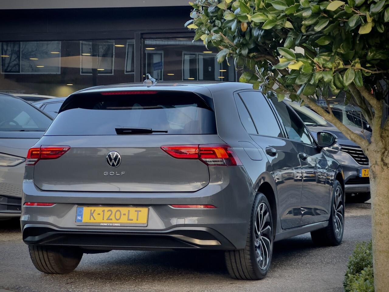 Volkswagen GOLF 1.5 TSI LIFE EDITION NAVI DIGI-DASH APPLE-CARPLAY LED LMV PDC