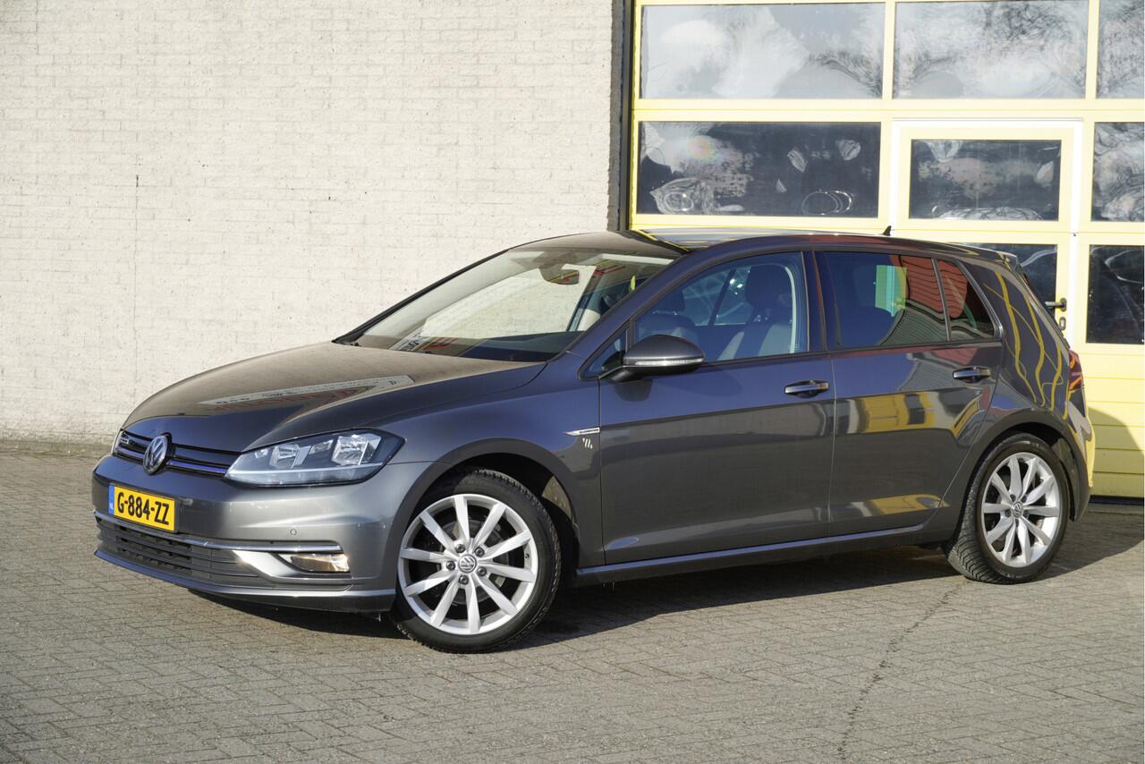 Volkswagen GOLF 1.5 TSI 131PK! 5drs Highline BJ2020 Lmv 17" | Led | Pdc | Navi | Dynamische knipperlichten | Panoramadak | Trekhaak | App-Connect | Virtual cockpit | Climate control | Cruise control | Sportstoelen | Extra getint glas