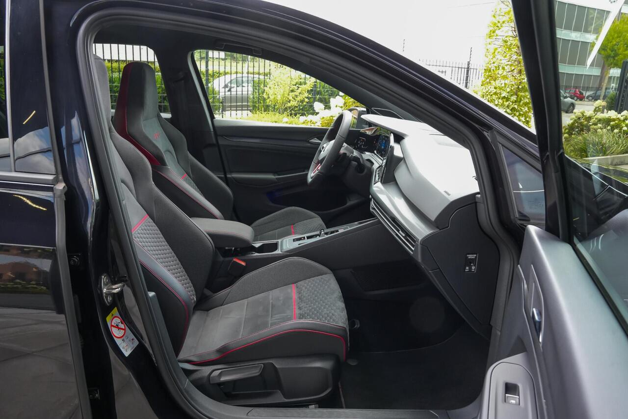 Volkswagen GOLF GTI Clubsport 45 Jahre 2.0 300pk TSI |Akrapovic|Harman&Kardon|Nürburgring|panoramadak|HUD|Harman&Kardon|IQ light|