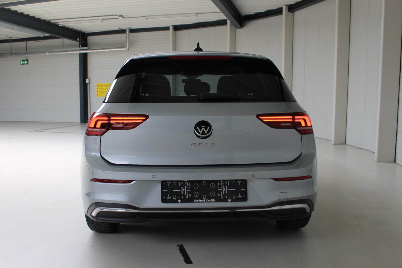 Volkswagen GOLF 1.5 TSI Goal Navigatie | 16"Velgen | Dodehoek assistent | Stoelverwarming | Led verlichting