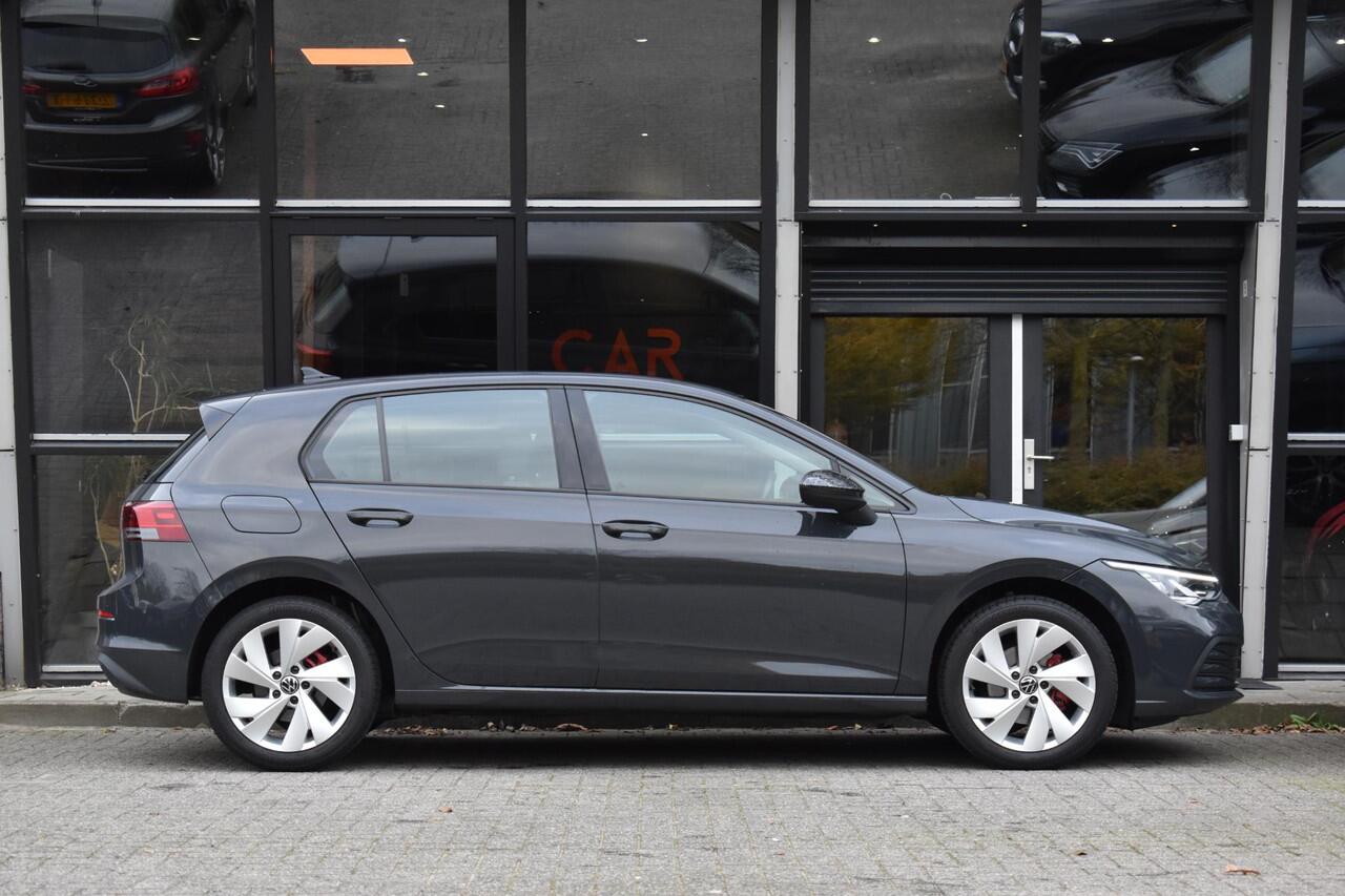 Volkswagen GOLF 1.5 TSI Life Business Lane ACC Keyless StuurVerw. Stoelvw