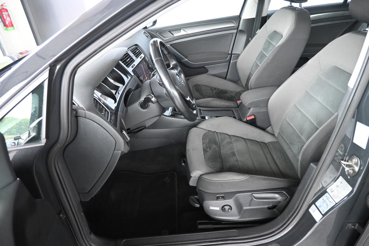 Volkswagen GOLF Variant 1.0 TSI Comfortline Business Automaat Clima Navigatie Massagestoel Inruil Mogelijk!