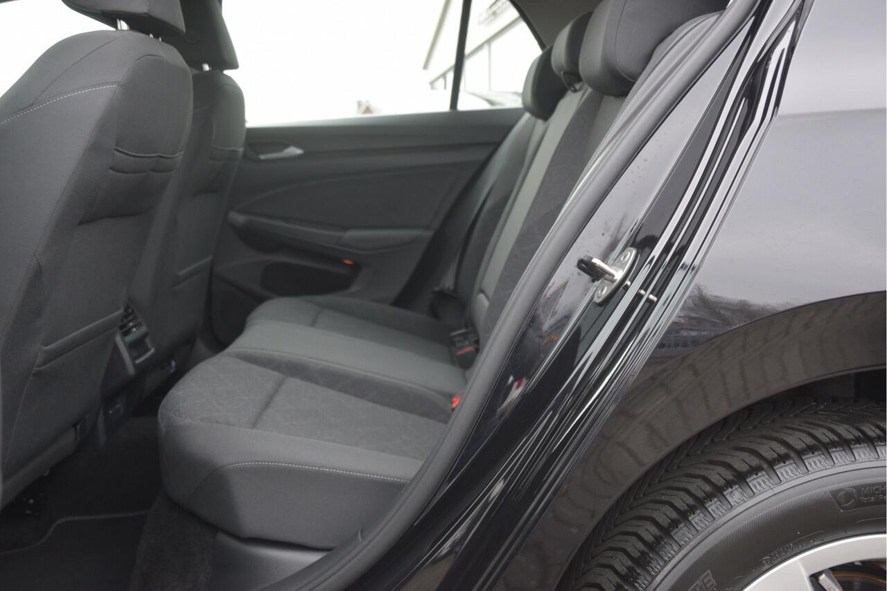 Volkswagen GOLF 1.0 eTSI Life Business Carplay | Keyless | Camera | Adaptive cruise | LMV