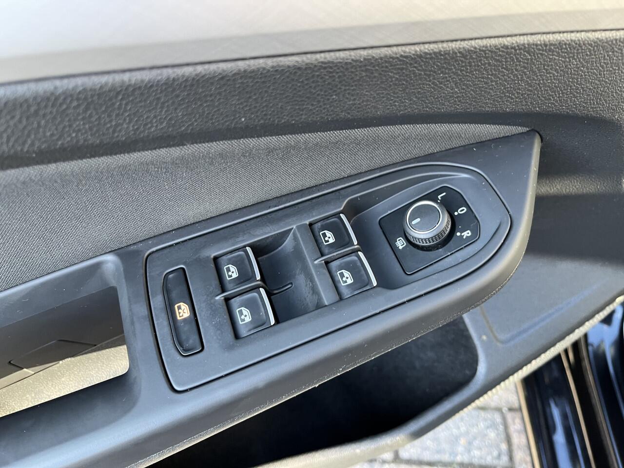 Volkswagen GOLF Variant 1.0 TSI Life / TREKHAAK/ PARK.SENSOREN V+A/ ACC/ APP-CONNECT/ NAVI/ DIGITAL DASH/ LANE-ASSIST/ DAB/ CLIMA/ ISOFIX/ 16'' LMV