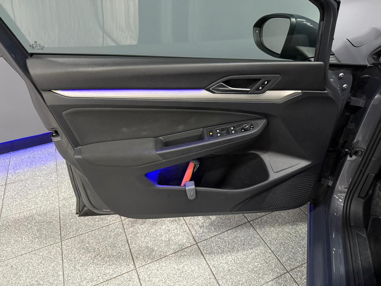 Volkswagen GOLF 1.0 eTSI Life Adaptive Cruise|Carplay/Andr