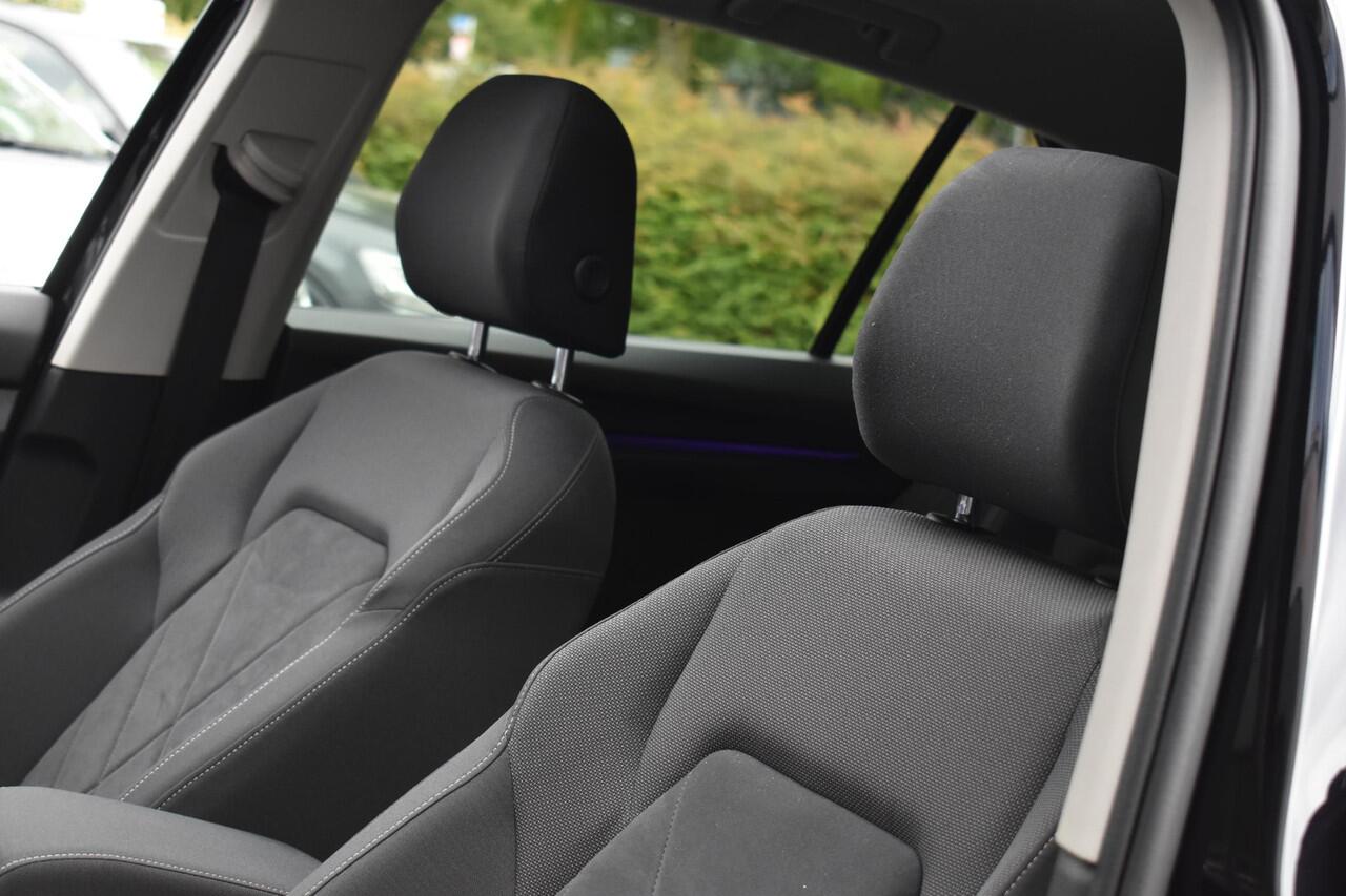 Volkswagen GOLF 1.5 eTSI R Line IQ Pano Massage Stuurvw Sfeer D.Hoek ACC Lane