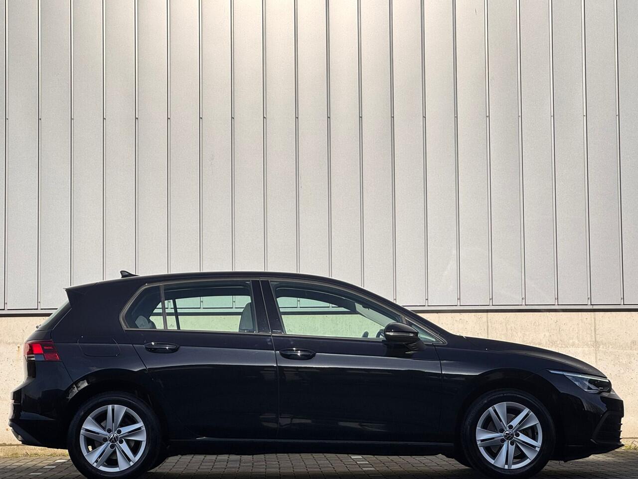 Volkswagen GOLF 1.0 eTSI Automaat Life Apple-Carplay *NL-AUTO*