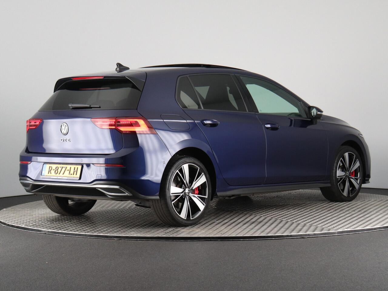 Volkswagen GOLF 1.4 eHybrid GTE (NL-Auto / Pano / Stuur-Stoelverw. / IQ / ACC / Navi / Carplay)