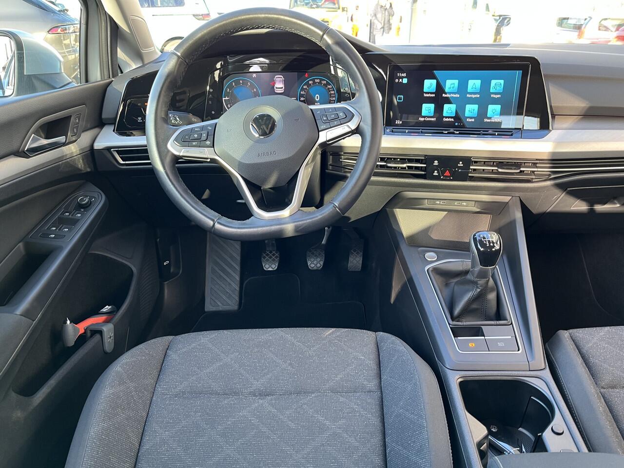 Volkswagen GOLF 1.0 TSI Life / APP CONNECT/ PARK. SENSOREN V+A/ CAMERA/ DIGITAL DASHBOARD/ ADAPT. CRUISE/ NAVI/ CLIMA/ DAB/ LANE-ASSIST/ ISOFIX/ 16'' LMV