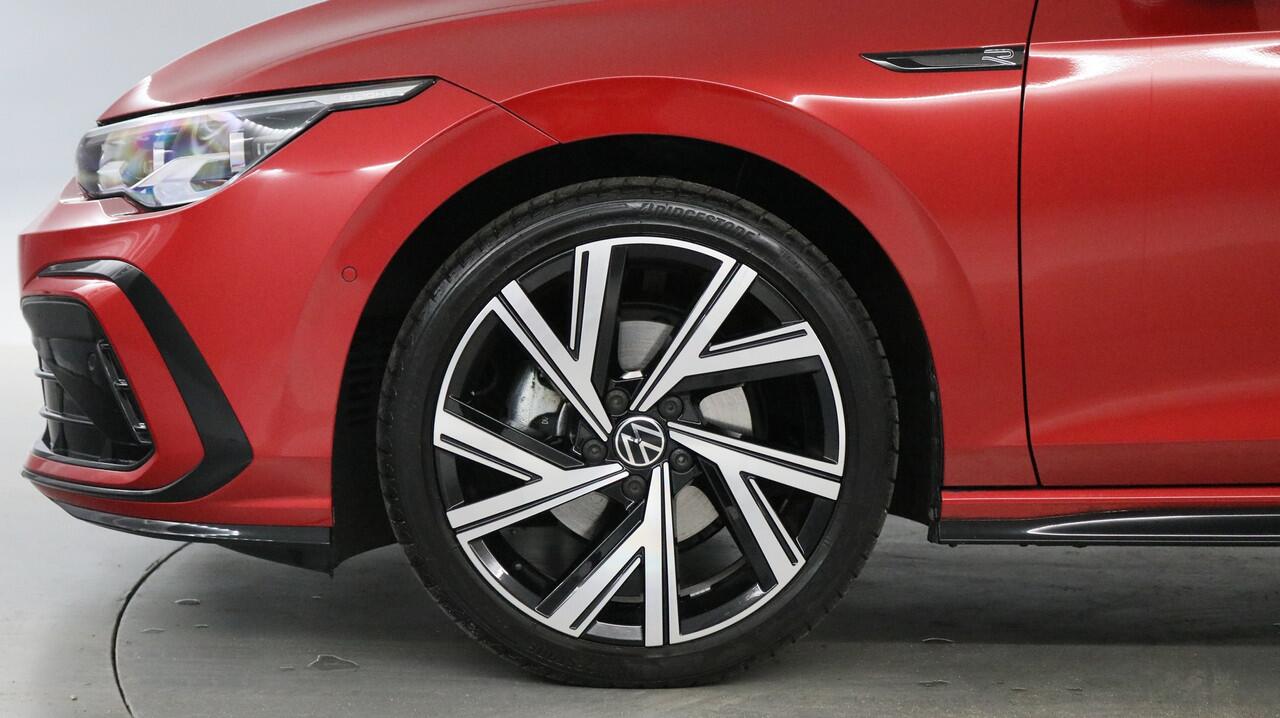 Volkswagen GOLF Variant 1.5 eTSI 150pk R-Line Business DSG / Panoramadak / Head-up Display / Camera