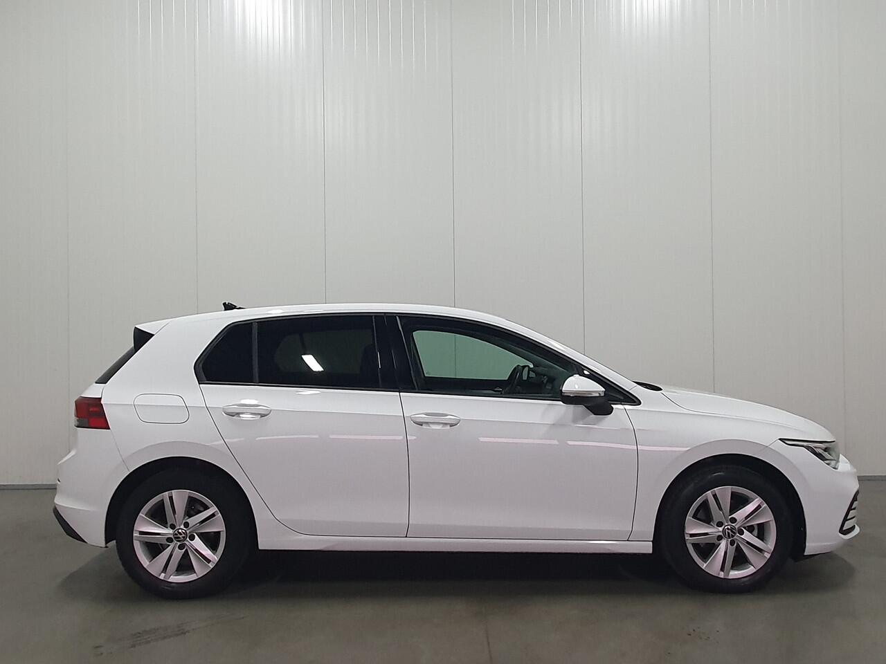 Volkswagen GOLF 1.0 eTSI Life Business NAVI/DIG.COCKPIT/LED/CLIMA/LMV