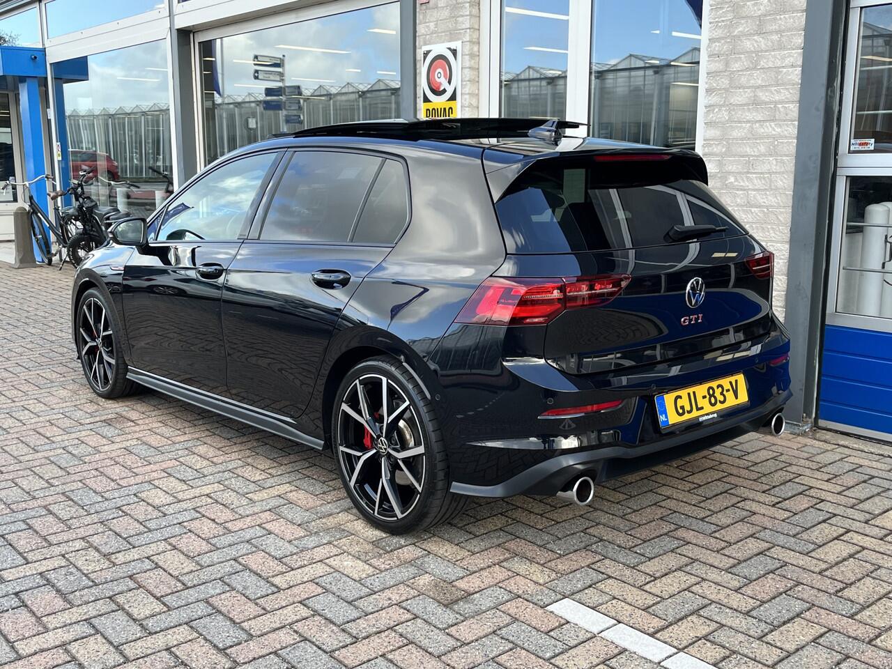 Volkswagen GOLF 2.0 TSI GTI / AUTOMAAT/ GARANTIE TM 01-2027/ PANO/ HARMAN-KARDON/ STANDKACHEL/ CAMERA/ HEAD-UP DISPLAY/ DODE HOEK/ MEMORY SEATS/ STOELVERWARM. V EN A/ STOEL VENTILATIE/ KEYLESS/ APP CONNECT/ NAVI