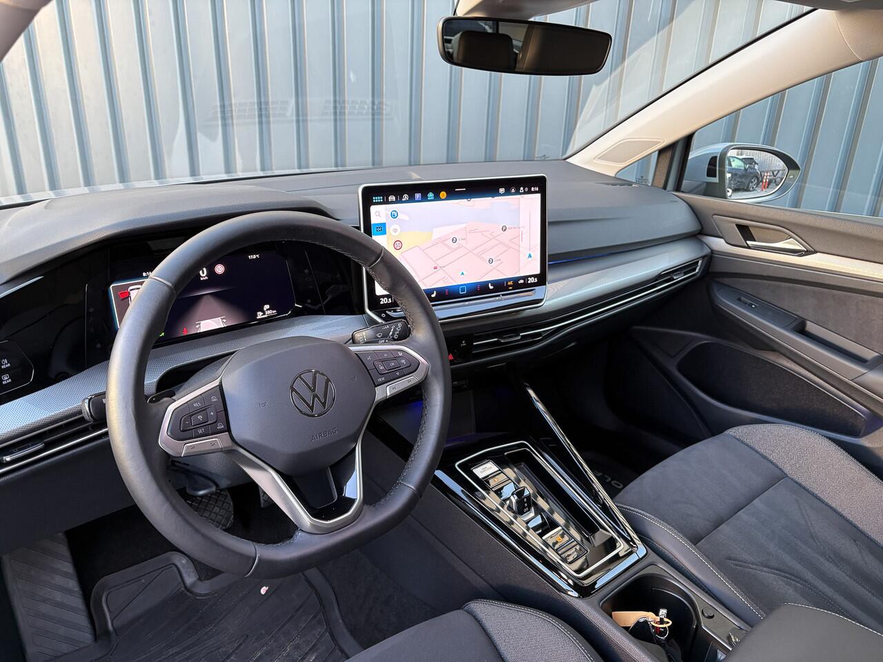 Volkswagen GOLF 1.5 eTSI 150Pk 50 Edition | 360 Camera | Stoelgeheugen | IQ Light | Prijs Rijklaar!!