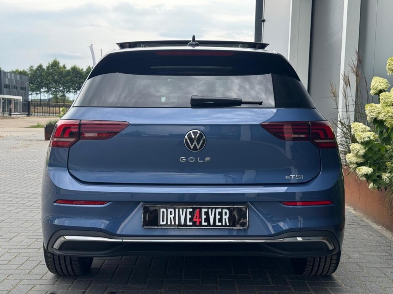 Volkswagen GOLF 1.5 eTSI 50 Edt. FULL PANO NAVI CAMERA CLIMATE MASSAGE