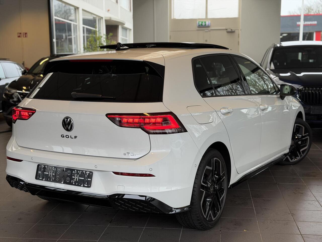 Volkswagen GOLF 1.5 R Line Pano / 360 / H&K / Trekhaak