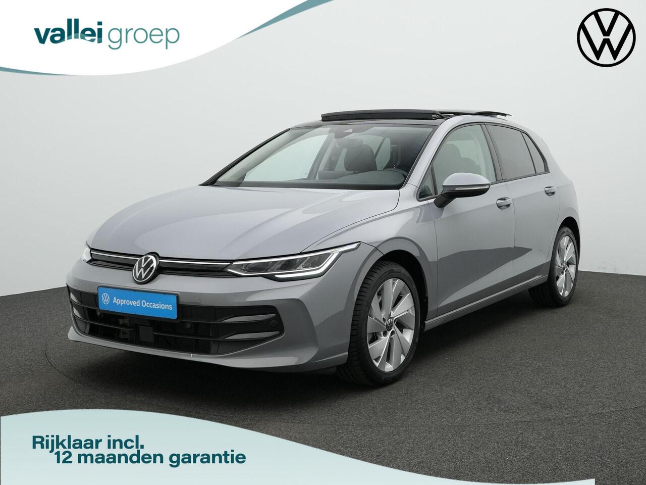 Volkswagen GOLF 1.5 TSI 115 pk Life Edition | Panoramadak | Stuur-/stoelverwarming | Parkeersensoren voor/achter