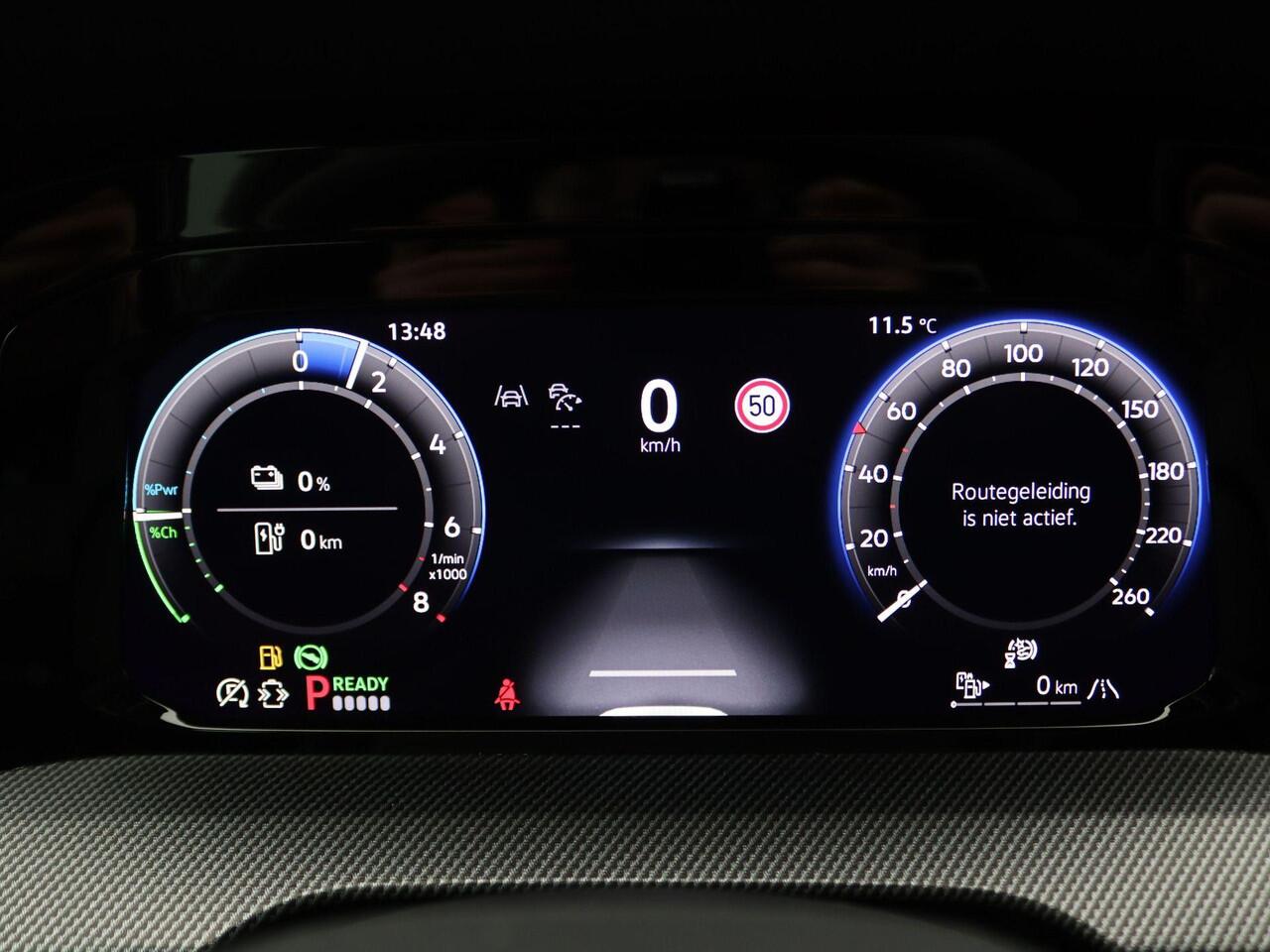 Volkswagen GOLF 1.5 eHybrid GTE 272PK DSG Side Assist, Achteruitrijcamera, Matrix-LED verlichting, 18" LM Velgen, Stoel-Stuurverwarming, Navi via Apple Carplay/Android Auto