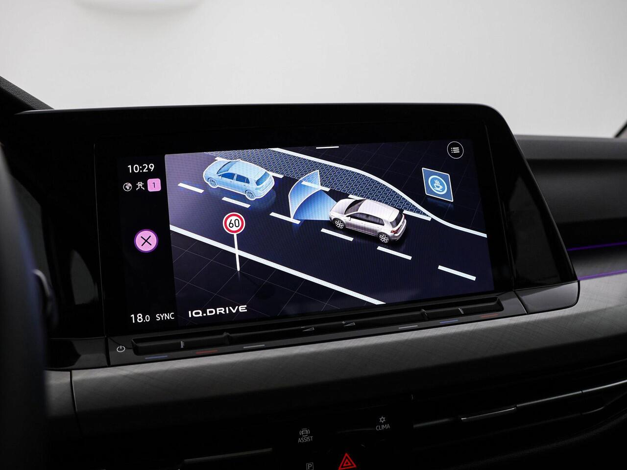 Volkswagen GOLF 1.0 TSI 110pk Life · Apple/Android Car Play · Navigatie · P-Sensoren · Sfeerverlichting · 16'' Inch · Garantie t/m 20-01-2027 of 100.000km