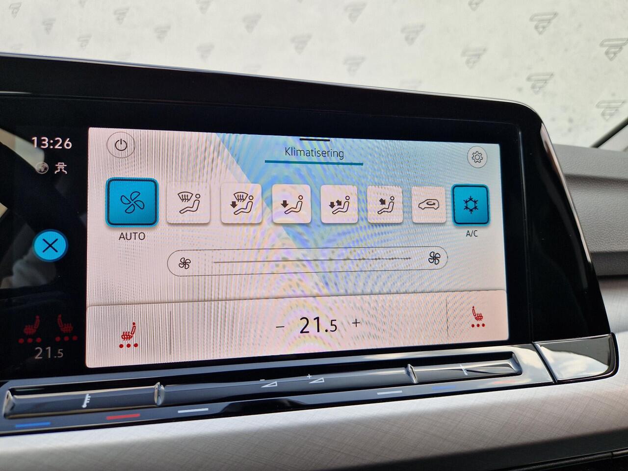 Volkswagen GOLF Variant 1.5 eTSI Life Business | Camera | Stoel/Stuurverwarming | ACC | LED | PDC | DAB | 18 inch