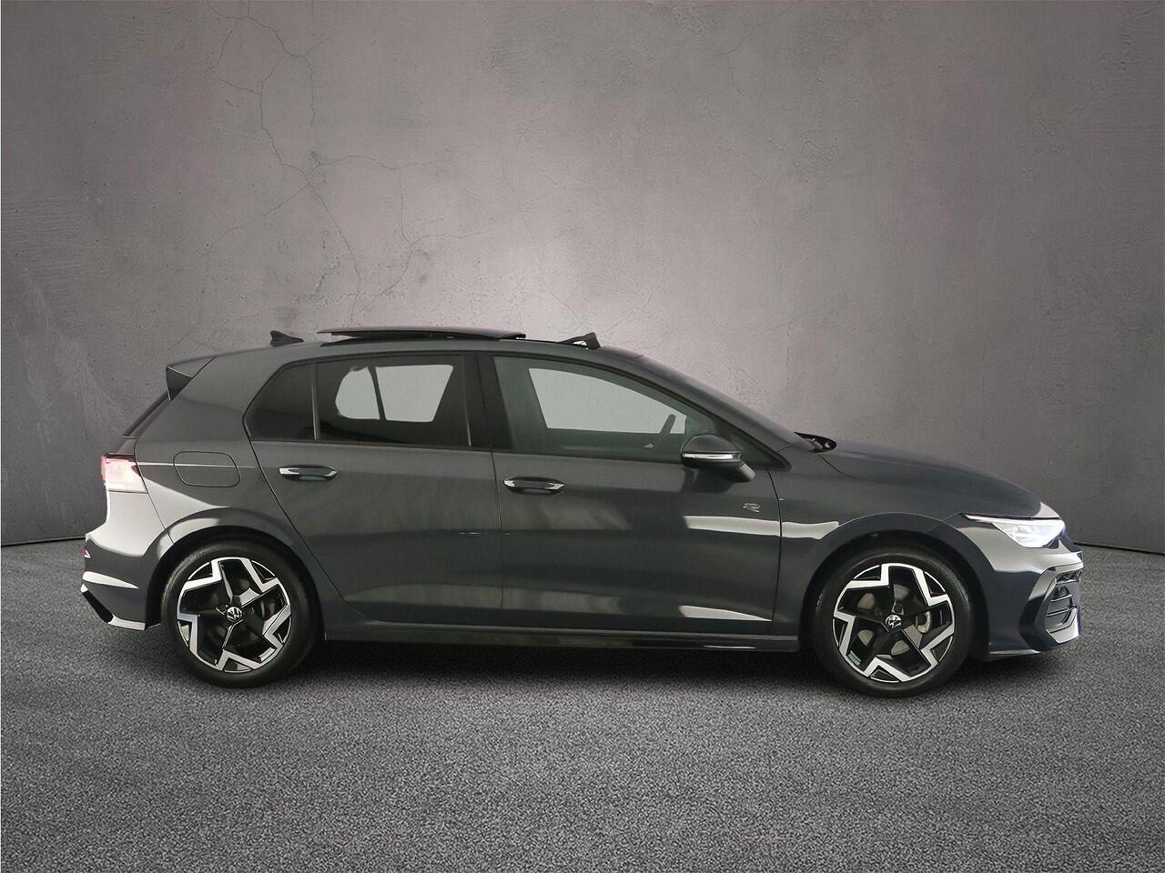 Volkswagen GOLF 1.5 eTSI R-Line Edition 150pk DSG Automaat, Panoramadak, LED matrix koplampen, Harman Kardon sound, Stoelverwarming, Adaptive cruise control, Navigatie, App connect, Stoelverwarming, Side assist