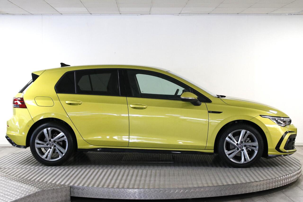 Volkswagen GOLF 1.5 eTSI R-Line Business+ 160 PK | Mild Hybride | Carplay | LED | Sfeerverl | DAB.