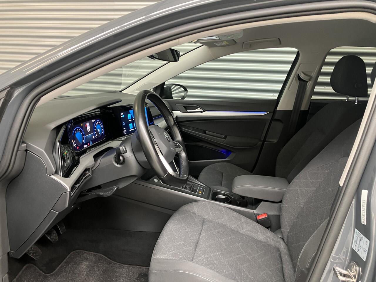 Volkswagen GOLF 1.5 TSI/PDC V+A/18 INCH/NAVI/CARPLAY/STOEL/STUUR VERW/ENZ