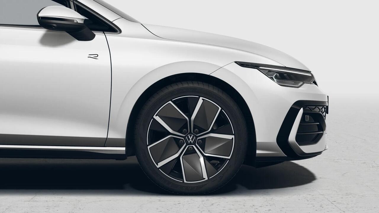 Volkswagen GOLF 1.5 eTSI 116 7DSG R-Line Edition Automaat | Side Assist | Airconditioning automatisch, 3-zone (Climatronic) | Koplampverlichting LED Matrix (IQ.Light)