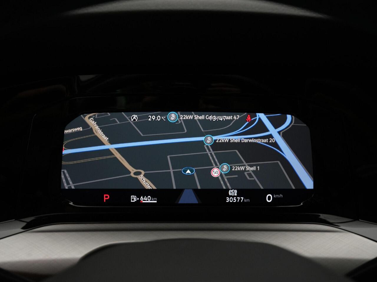 Volkswagen GOLF Variant 1.0 eTSI 110 pk DSG Life Business | Geheugen-/massagestoel | Stuur-/stoelverwarming | Parkeersensoren voor/achter | Navigatie