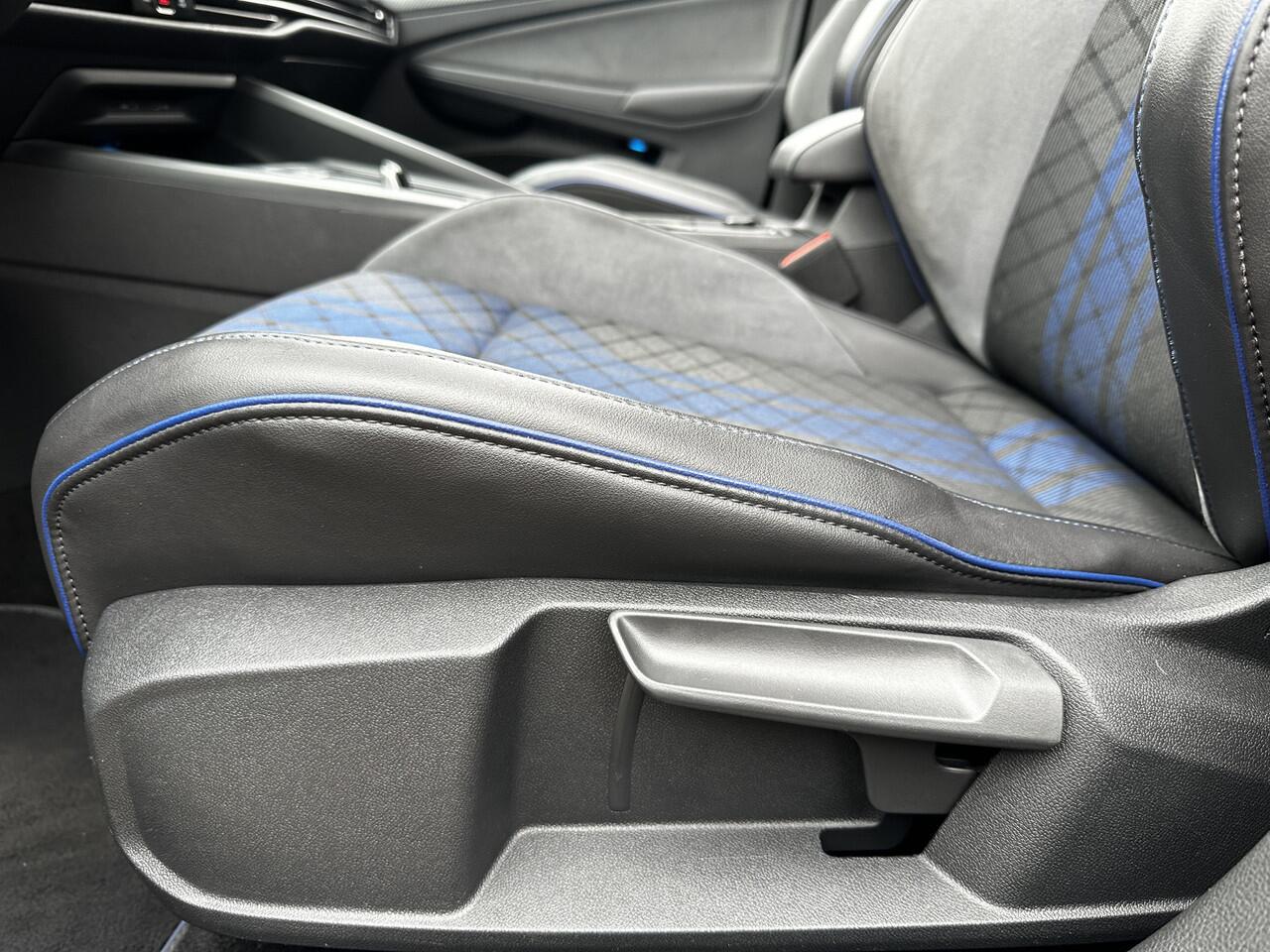 Volkswagen GOLF 2.0 TSI R 4Motion |PANO|AKRAPOVIC|HARMAN KARDON|CAMERA|IQ