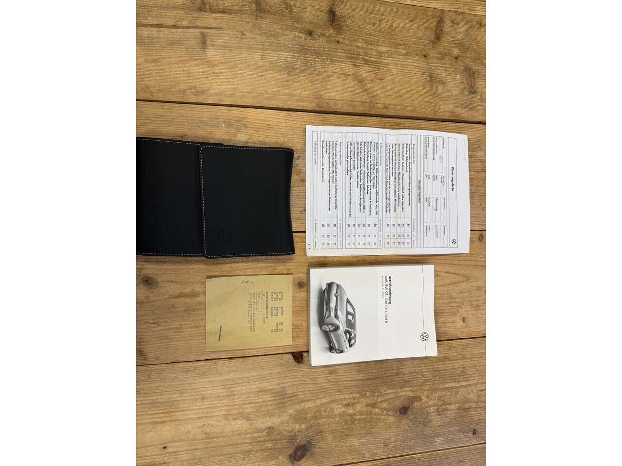 Volkswagen GOLF 8 R R20 Performance 2.0 TSI 320pk 4Motion DSG / Aut. IQ Leder Harman Kardon Driftmodus Pano 21dkm!!