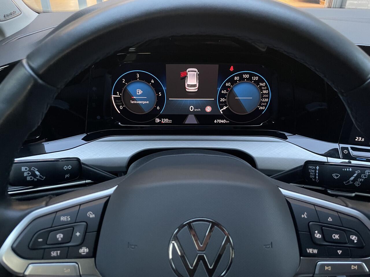 Volkswagen GOLF Variant 2.0 TDI Life Business Full options met o.a. Climate control - Cruise control adaptive - Bluetooth/Apple carplay/Android auto - Navigatie full map - Stoelverwarming en Elektrisch verstelbaar met massage functie - P