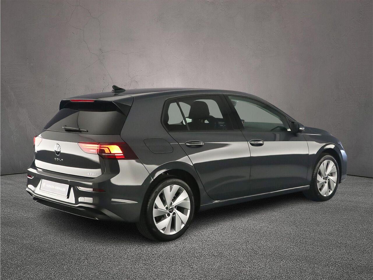 Volkswagen GOLF Life Edition 1.5 eTSI 115pk DSG Automaat Adaptive cruise control, Achteruitrijcamera, Stoelverwarming, Parkeersensoren, App connect, LED koplampen