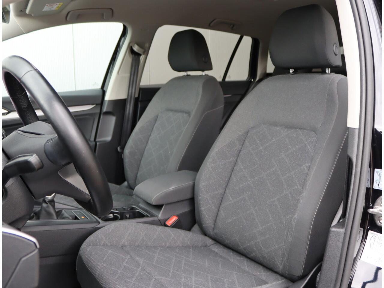 Volkswagen GOLF Variant 1.0 TSI Life | Navigatie | Adaptieve Cruise | Org. NL