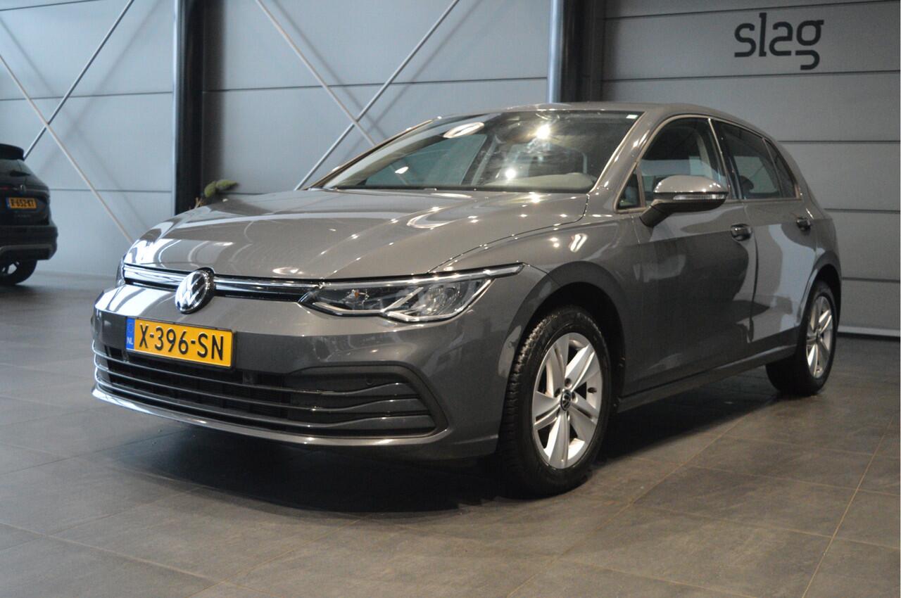 Volkswagen GOLF 1.0 eTSI Life navi clima cruise led pdc !!