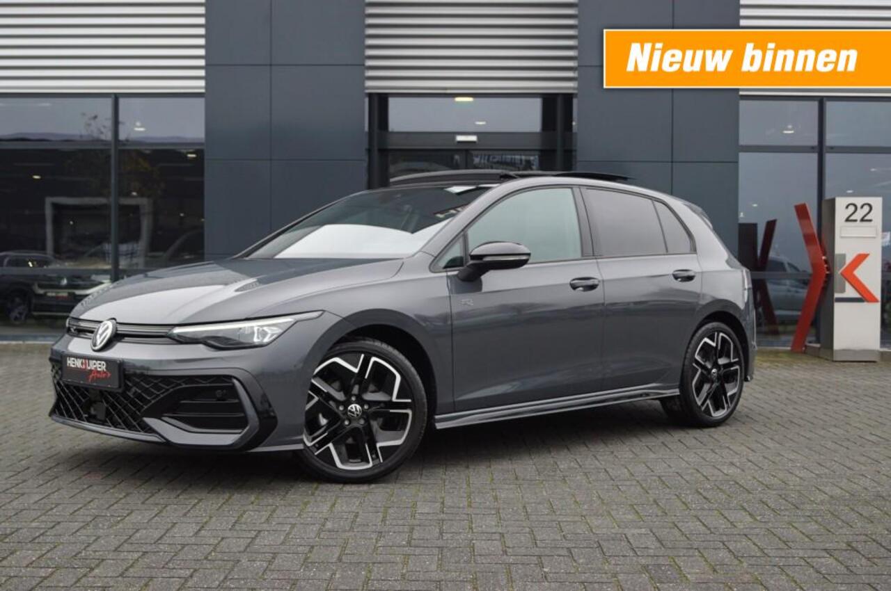 Volkswagen GOLF R-line 1.5 eTSI 150pk DSG facelift Black style/Panodak /Trekhaak wegklb./IQ Matrix LED /Head-up