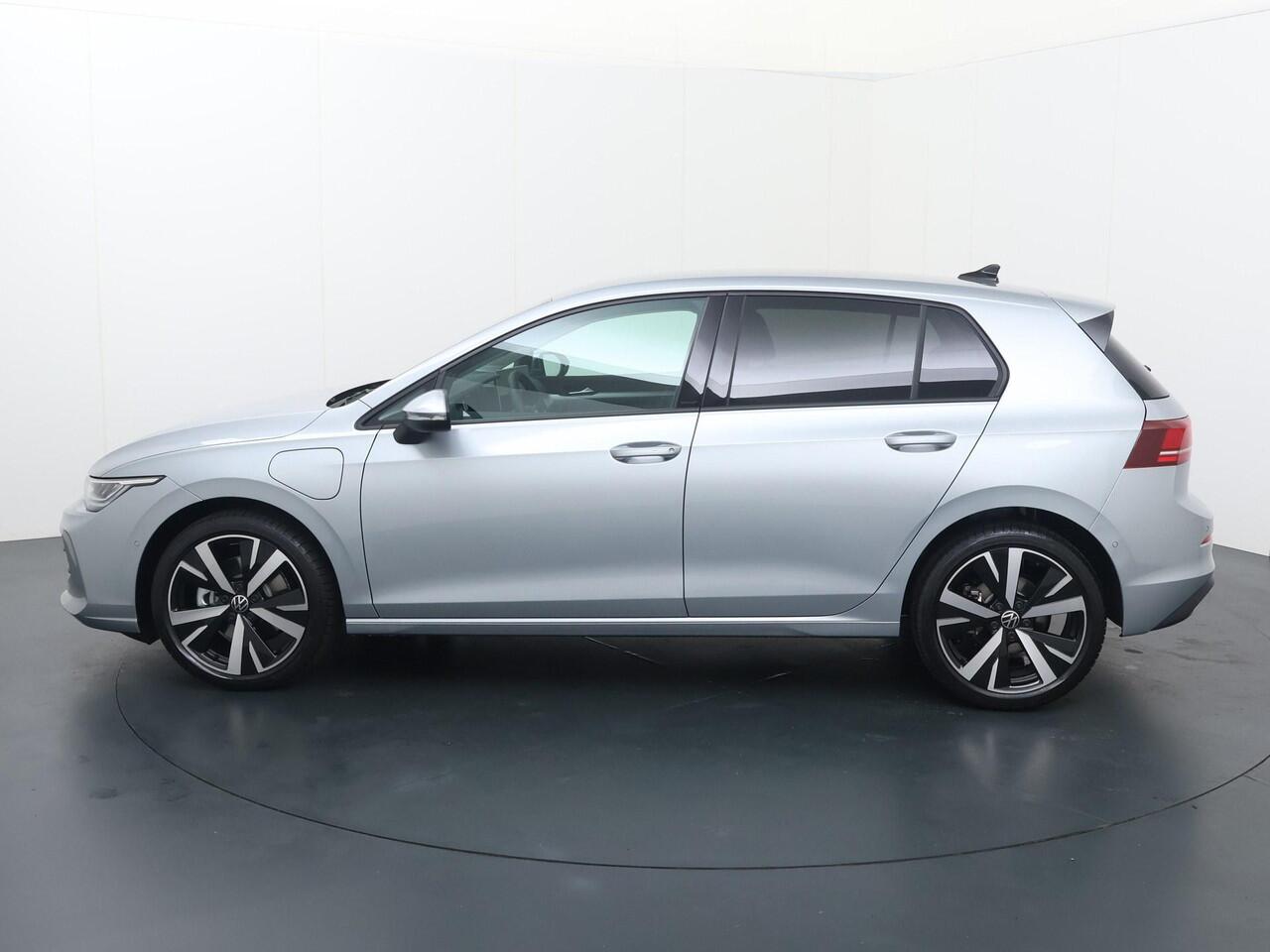 Volkswagen GOLF 8 Life Edition 1.5 eHybrid 150 kW / 204 PK Hatchback DSG