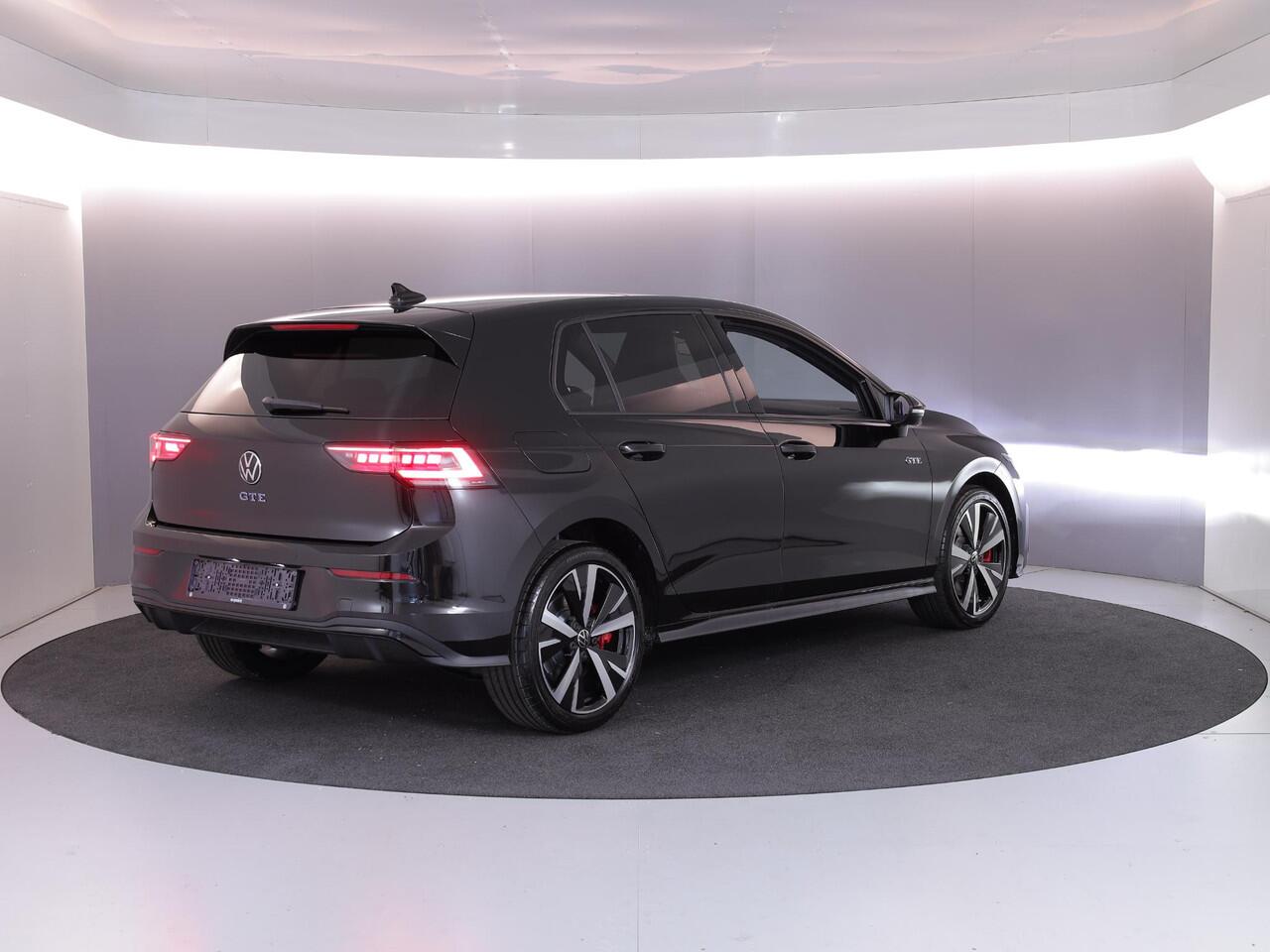 Volkswagen GOLF 1.5 eHybrid GTE 272PK PHEV | Verlengde garantie | Navigatie | Panorama dak | Black Style | 18" Lm velgen | Multimedia pakket plus |