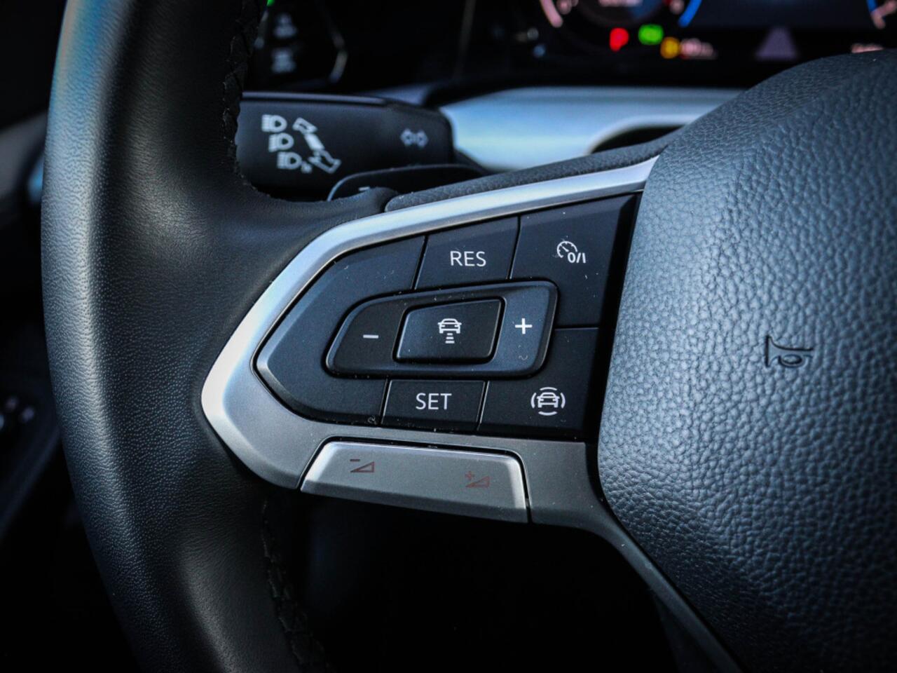 Volkswagen GOLF 1.5 eTSI Life Business Zeer zuinig