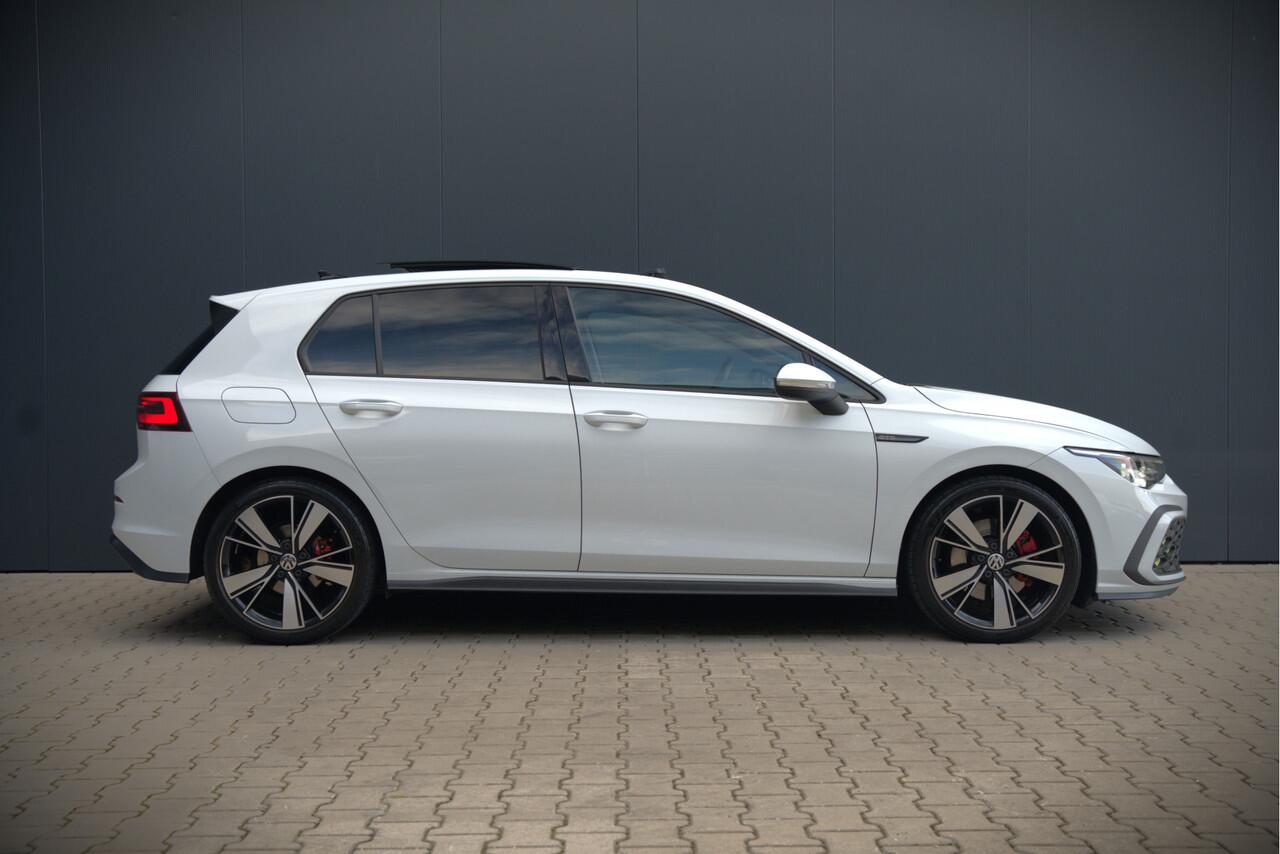 Volkswagen GOLF 2.0 TDI GTD | Panoramadak | Stoelverwarming | Stuurverwarming | Adaptive Cruise Control | Apple Carplay | Sport & Sound | Adaptief Onderstel | Keyless | IQ Light LED | Camera | Ambiance Verlichting