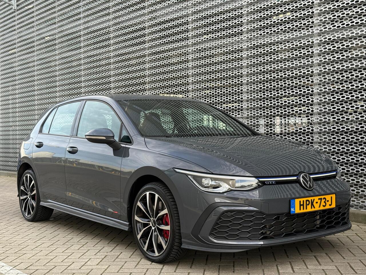 Volkswagen GOLF 1.4 eHybrid GTE / Afneembare Trekhaak / Achteruitrijcamera / Stuur + Stoelverwarming / LED-Plus / Draadloze App-Connect **