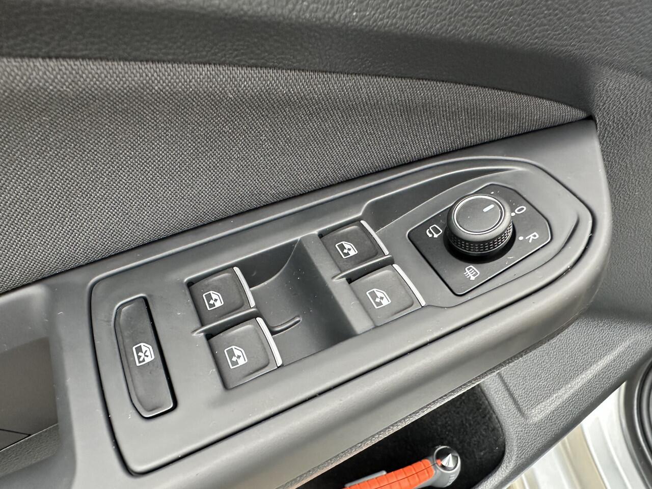 Volkswagen GOLF 1.0 eTSI Life Business Automaat