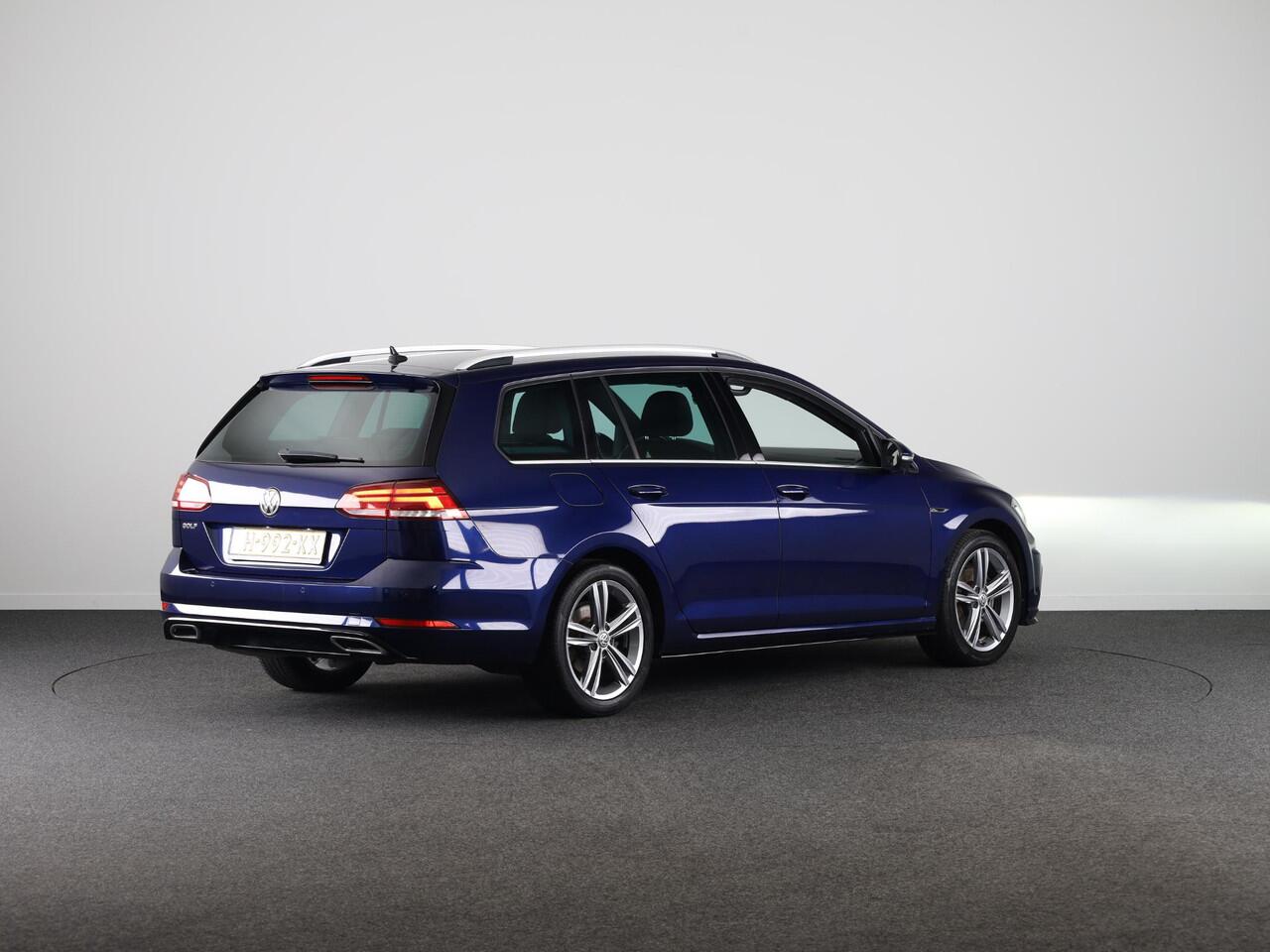 Volkswagen GOLF Variant 1.5 TSI Highline Business R 150 pk Automaat | Navigatie | Parkeersensoren | Achteruitrijcamera | Adaptieve cruise control | R-Line |