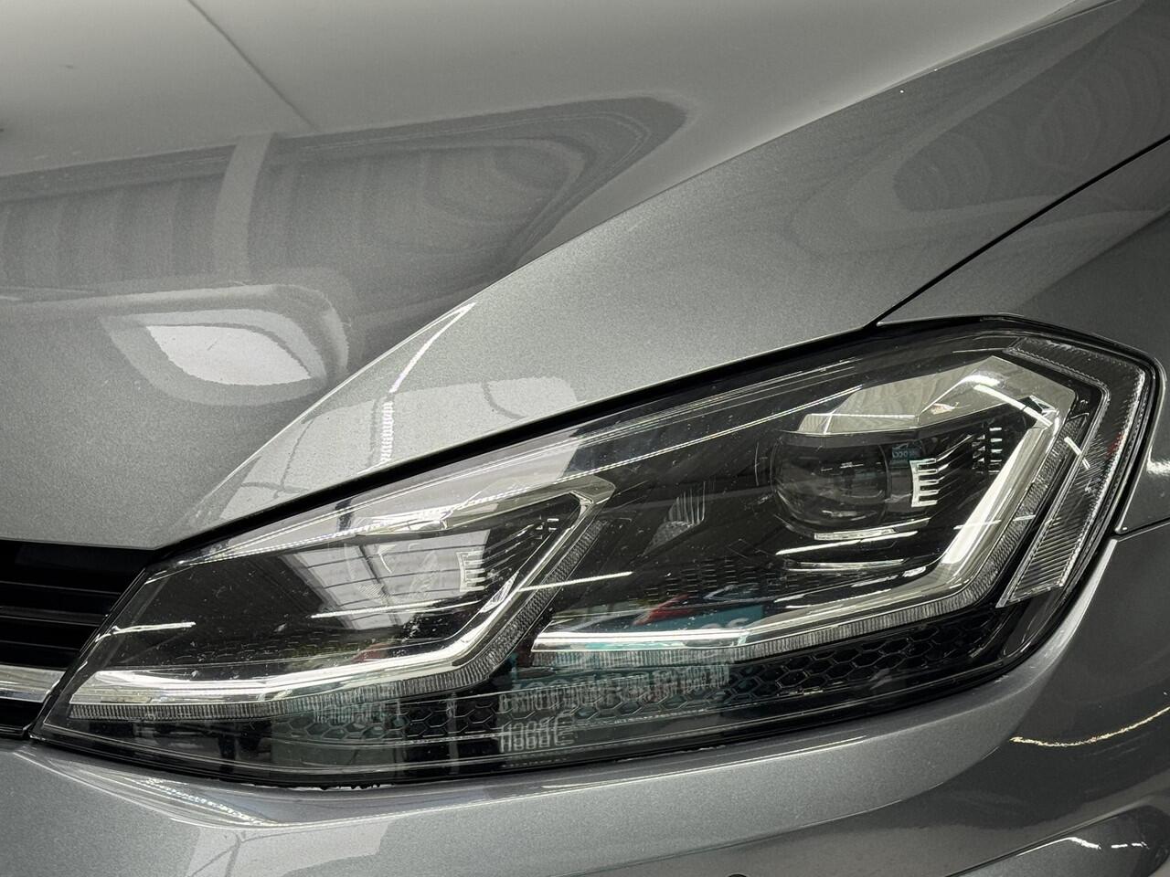 Volkswagen GOLF Variant 1.5 TSI Highline Business R | Navigatie | Camera | Cruise control adaptief | R-line